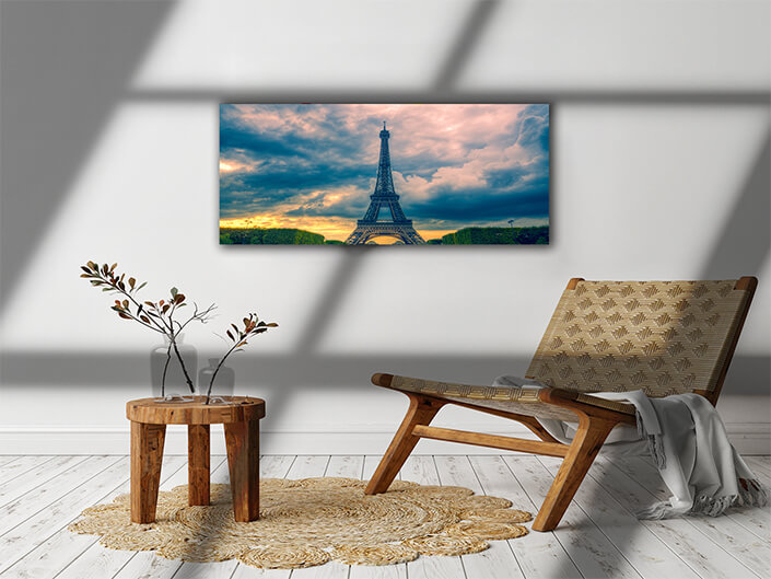 WEB005 0018 ML 0019 20541372 eiffel tower and clouds AOAY6126