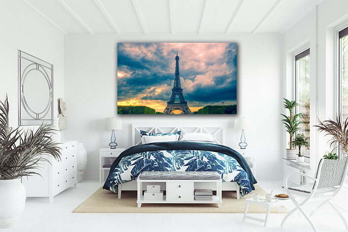 WEB007 0018 ML 0019 20541372 eiffel tower and clouds AOAY6126