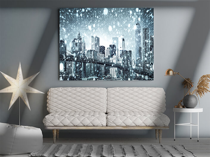 WEB008 0025 ML 0012 44529502 brooklyn bridge in new york during snowfall AOAY7396