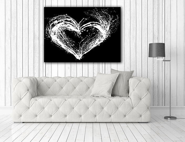 WEB002_0022_MOCKUP_0000_35754196_abstract white heart on black background AOAY8007