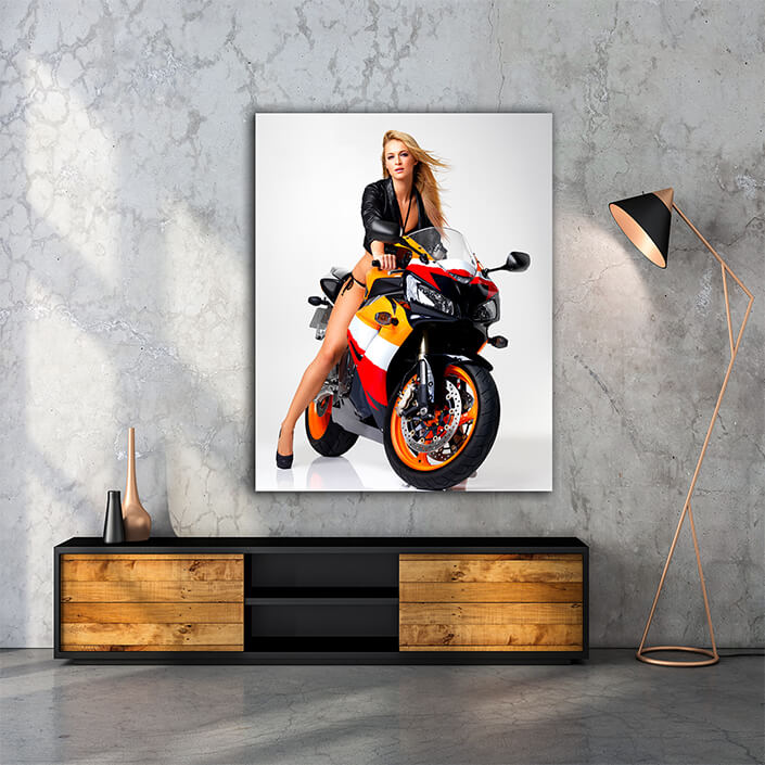 WEB005 0047 MP 0036 45106218 the hottest biker sitting on a superbike AOAY7114