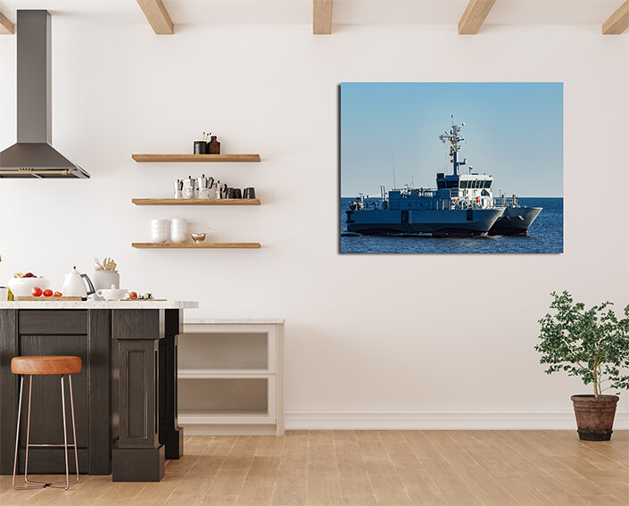 WEB001 0047 MP 0023 35141606 small military ship AOAY6308