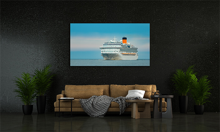 WEB002 0001 MP 0027 35141138 large royal cruise liner AOAY6304