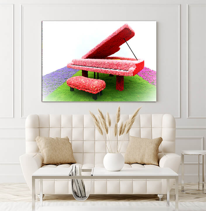 Web002 0004 ml 0002 9382664 piano on grass aoay6546