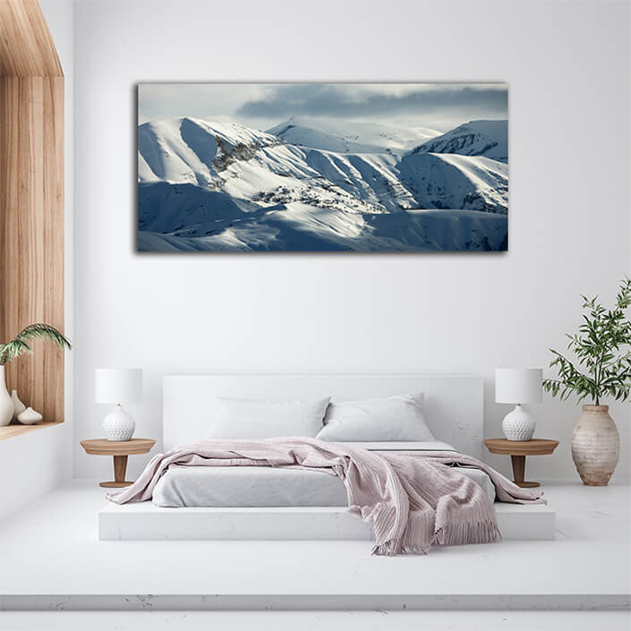 WEB002 0029 MP 0040 7154840 High mountains with winter snow AOAY7204