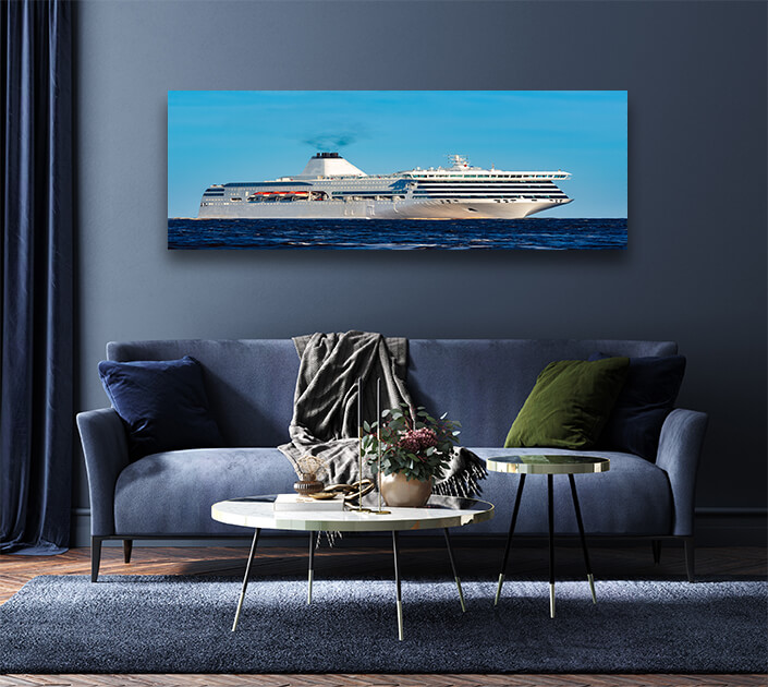 WEB004 0001 MP 0029 35141052 white passenger ship underway AOAY6302