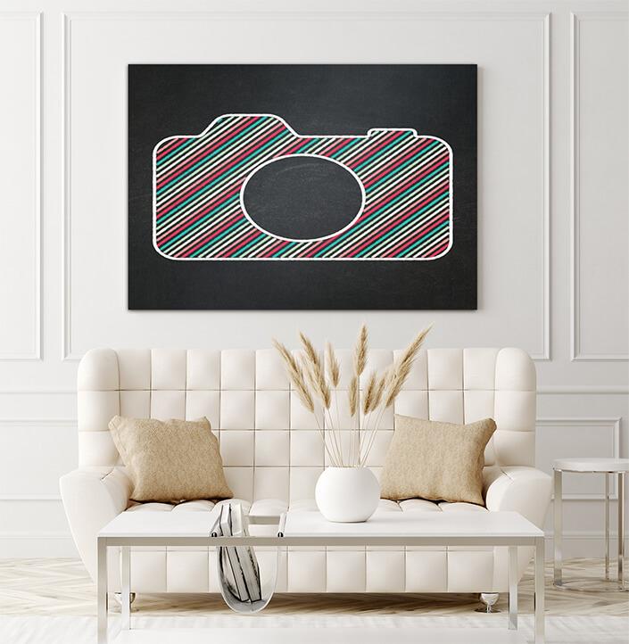 WEB004 0010 MP 0018 12179210 travel concept photo camera on chalkboard background AOAY6493