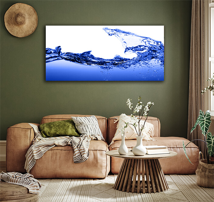 WEB004 0013 ML 0001 MP 0001 1065675 blue water against white AOAY6484