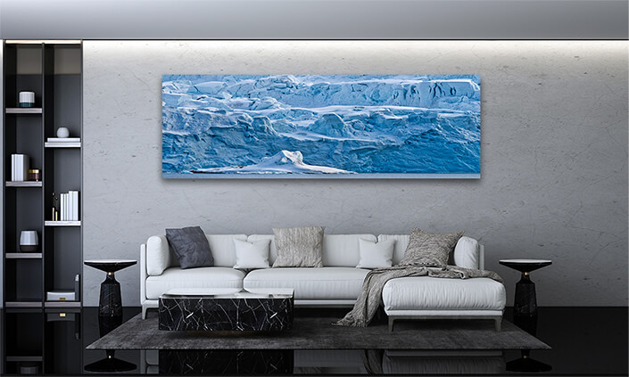 WEB005 0001 ML 0005 47784434 deep blue glacier albert inland Norway AOAY6611