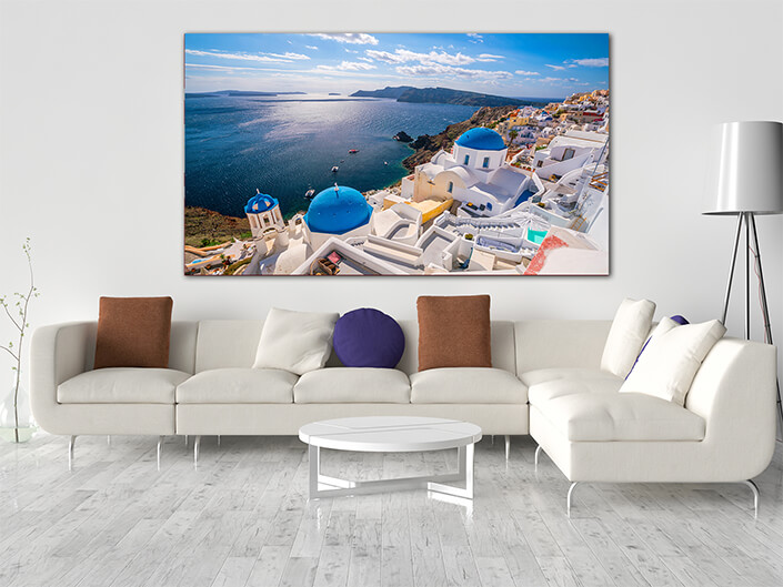 WEB005 0003 ML 0014 39675074 cityscape of oia town in santorini island greece AOAY7420