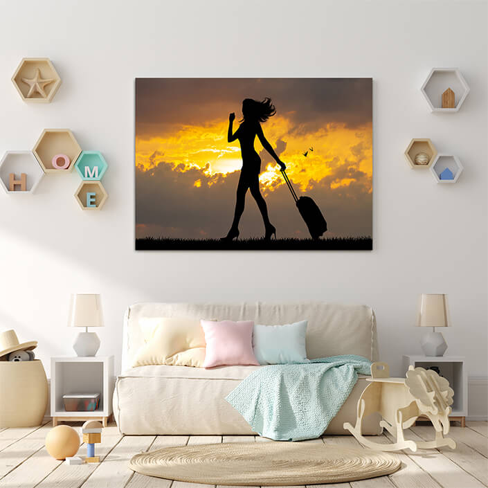 WEB005 0006 ML 0017 29890468 girl with suitcase at sunset AOAY4970