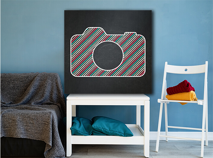 WEB006 0015 MP 0018 12179210 travel concept photo camera on chalkboard background AOAY6493