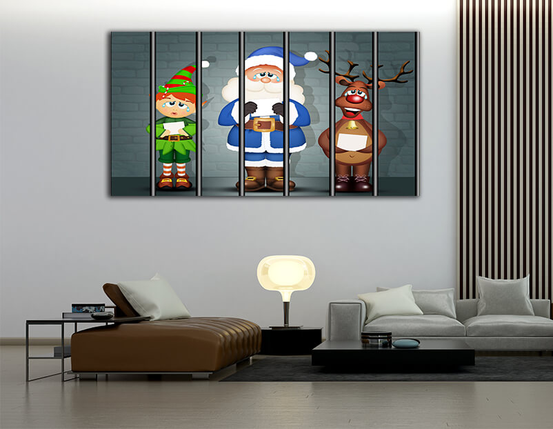 WEB006_0020_ML_0004_33370500_Santa Claus, Elf and reindeer in prison AOAY4985